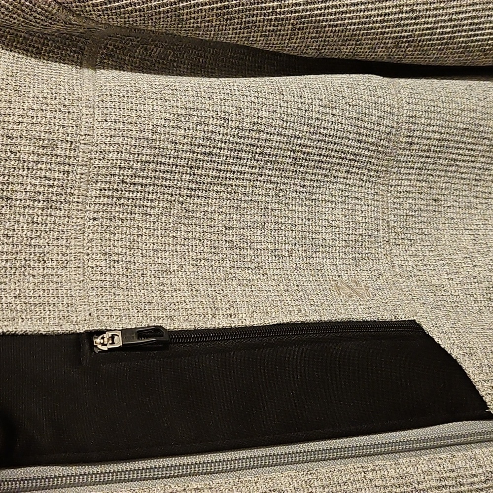 IZOD Fleece Zip-Up XL - Picture 4 of 6